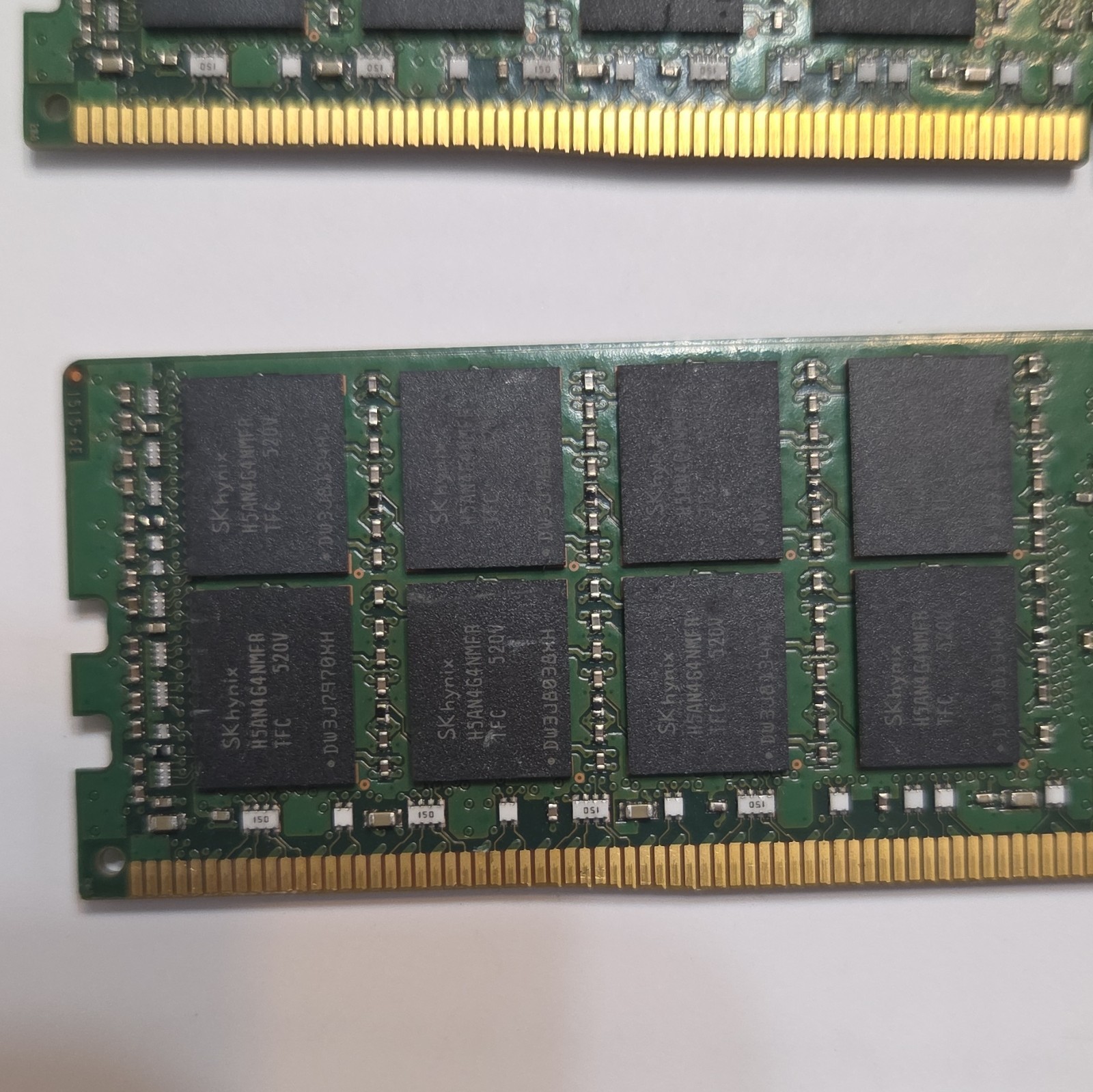 SK hynix 288GB (18x16GB) DDR4 PC4-2133P ECC Reg 288-Pin RDIMM HMA42GR7MFR4N