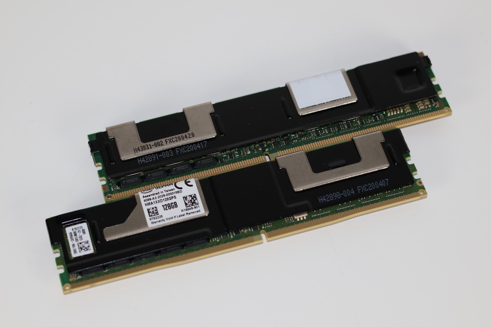 Intel Optane 100 Series 128GB DDR4 2666MHz DCPMM Persistent Memory NMA1XXD128GPS