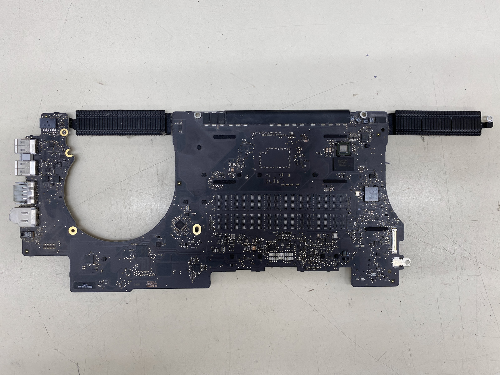 Apple MacBook Pro 15″ 2013 Logic Board 2.0 i7 8GB ME293LL/A 661-8302 A1398