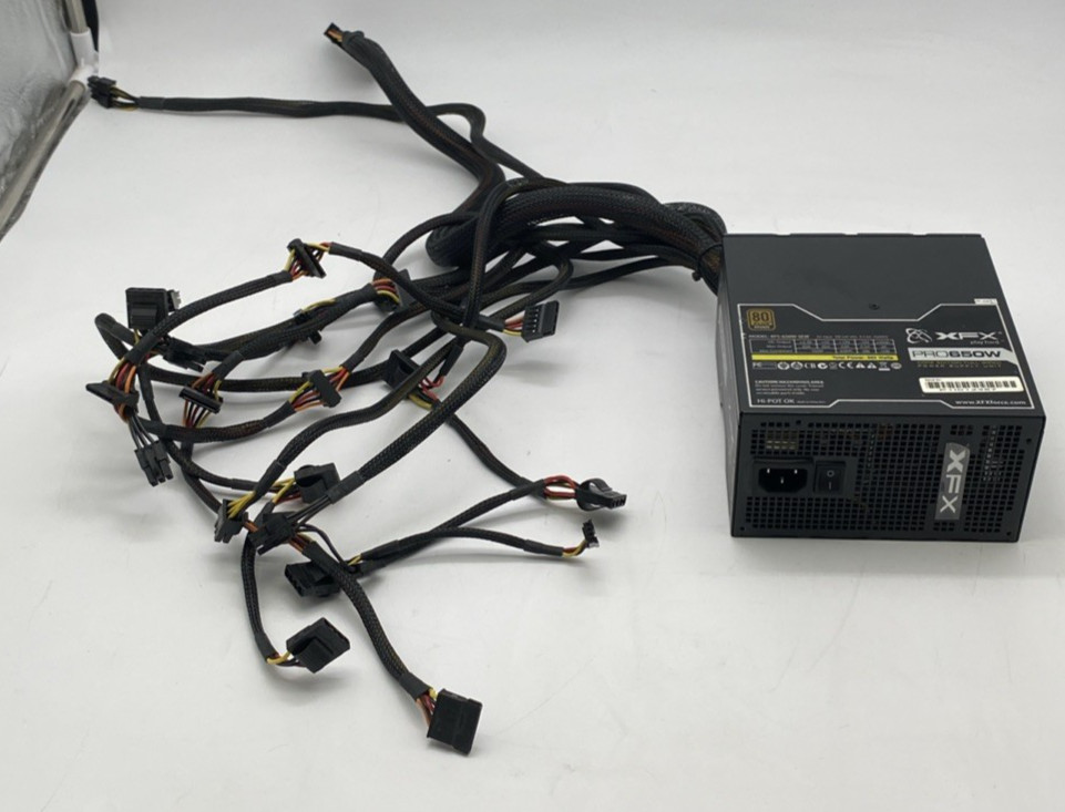 XFX PRO650W ATX Power Supply 650W 80 Plus Bronze Full Wired 1 Fan XPS-650W
