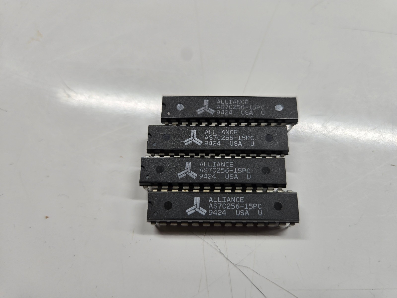 Alliance QTY 4 AS7C256-15PC 256k Cache SRAM CMOS 28-Pin DIP Vintage 5V/3.3V