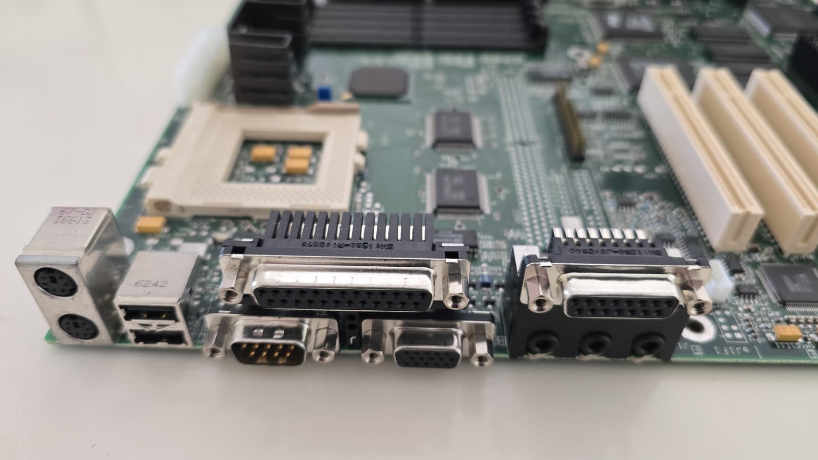 Intel TC430HX Socket-7 Intel 430HX IDE ATX Motherboard w/S3 Rage Video