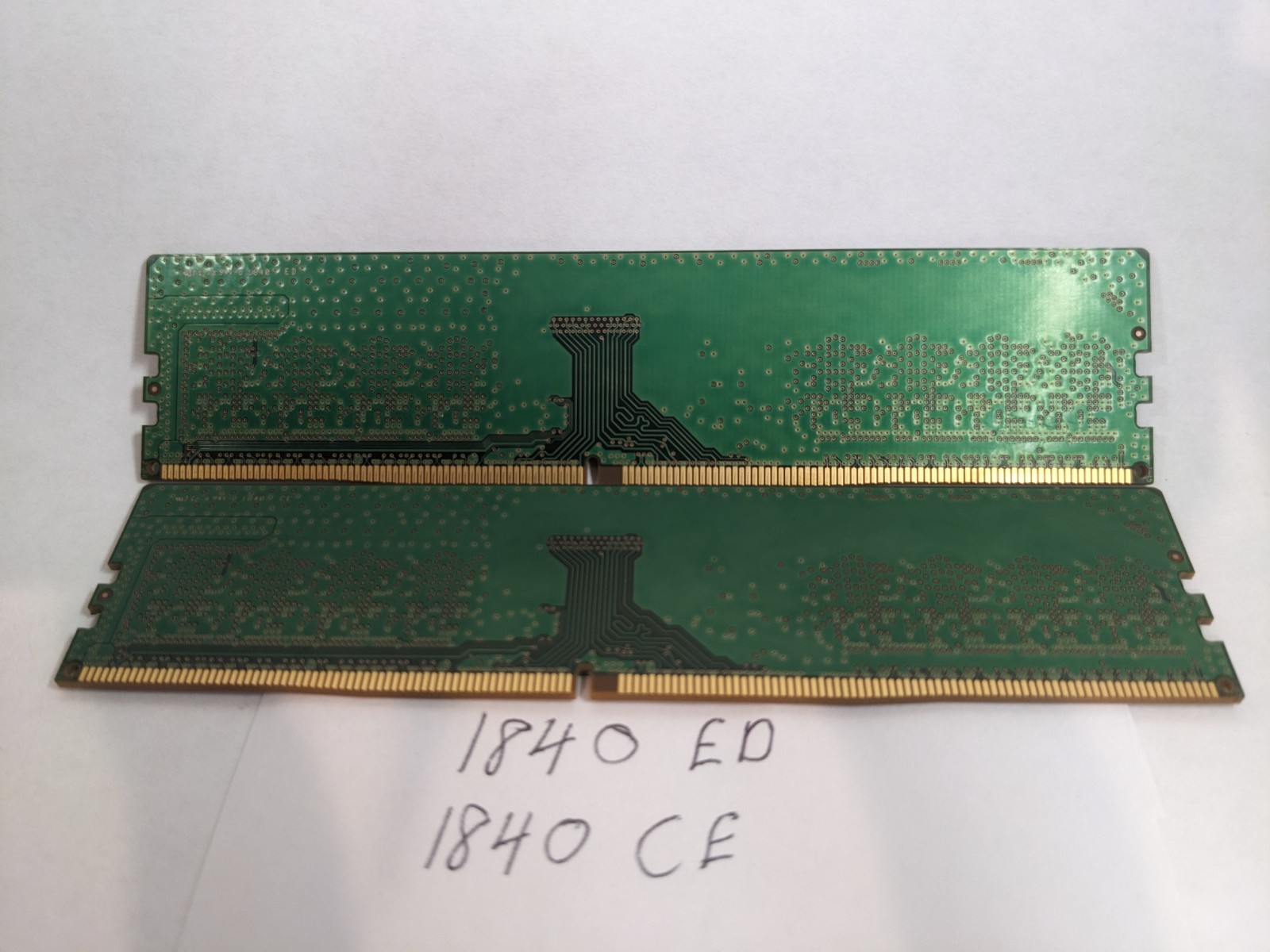 Samsung 8GB PC4-19200 (DDR4-2400) Memory (M378A1K43BB2CRC) LOT