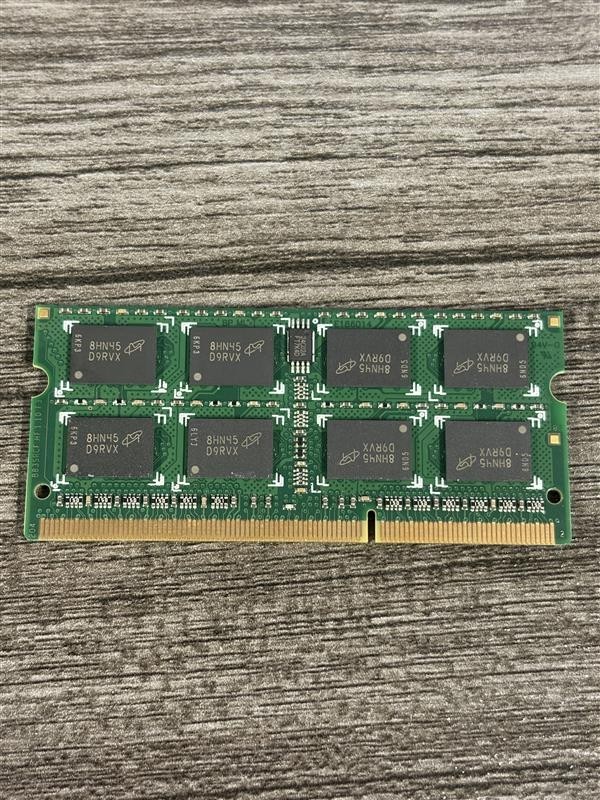 Crucial CT102464BF160B 8GB SO-DIMM PC3-12800 (DDR3-1600) Memory (LOT OF 2 RAM)