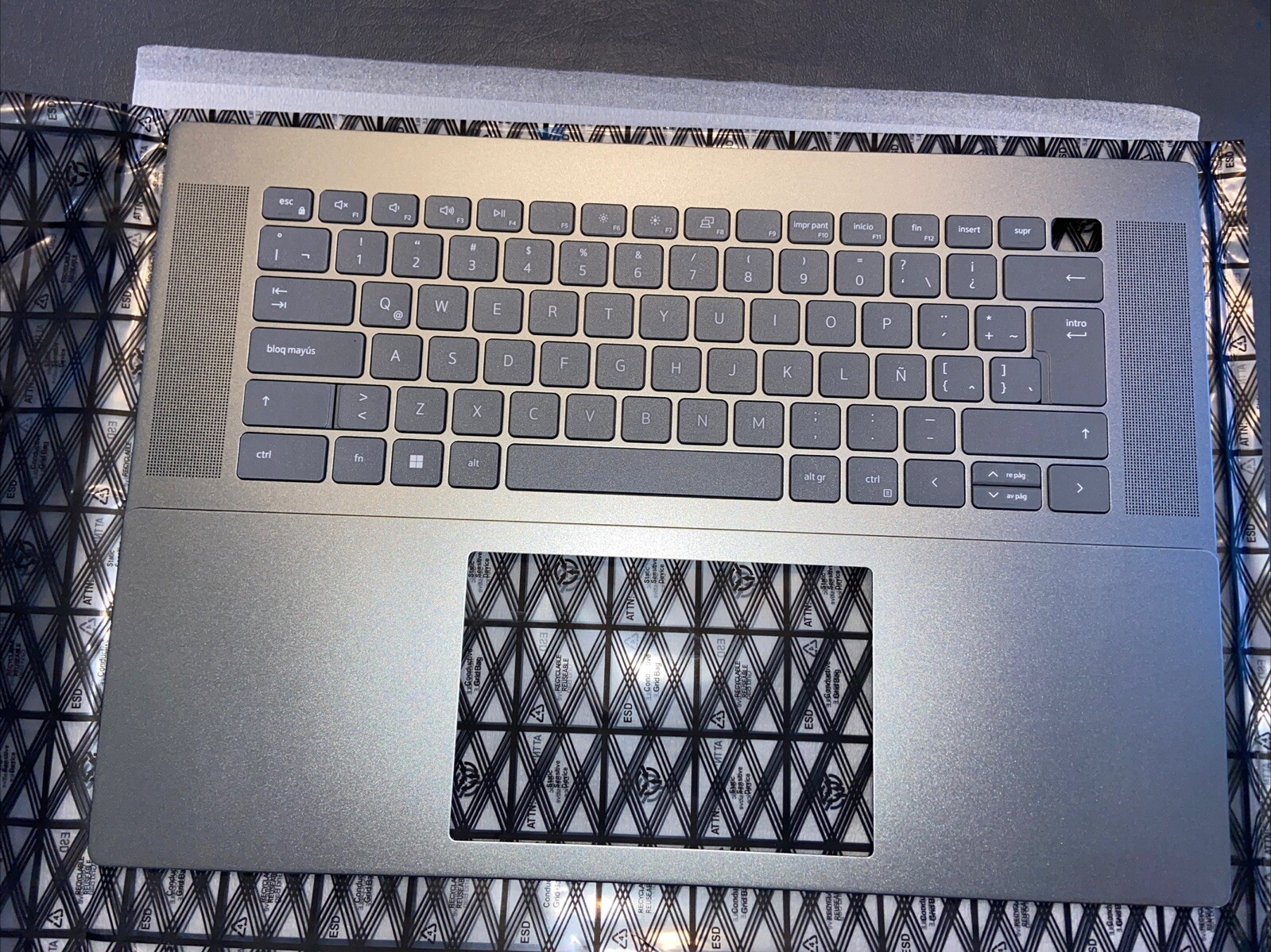 Spanish Dell Inspiron 16 5625 5620 Palmrest Non Bcl Kbd 0HJ5PC 0wfgh5 khrxk N167