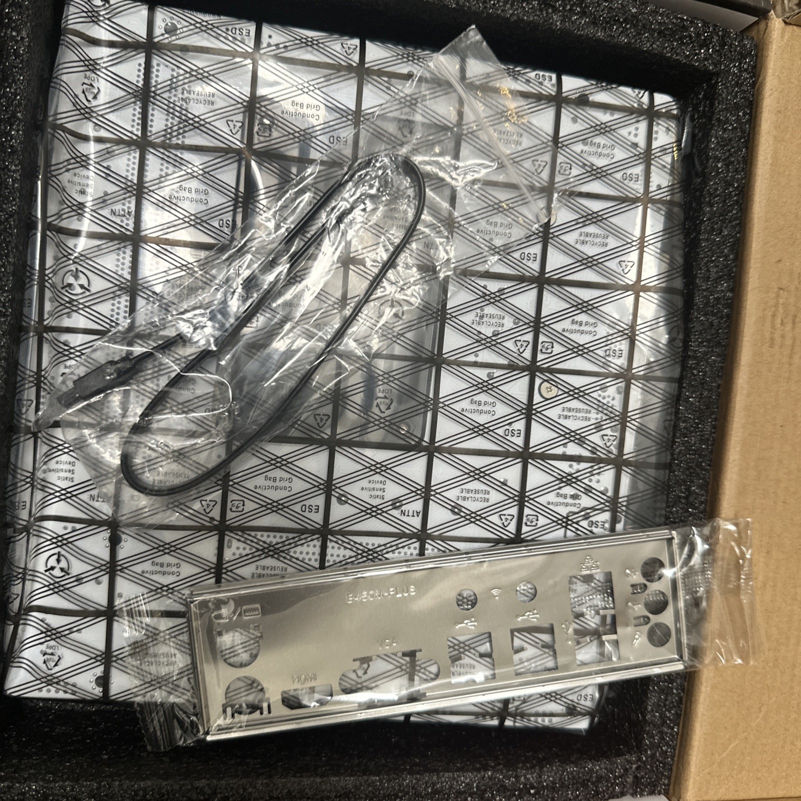 B450M-PLUS-V1.1 Motherboard M-ATX, 4xDDR4 64G 2xM.2 Nvme, AMD Ryzen 1000-4000