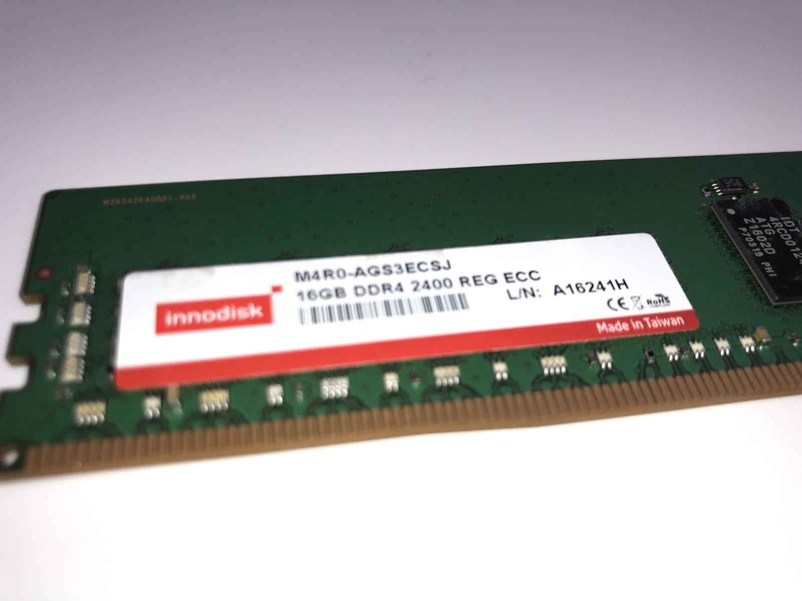 (Set of 2) Innodisk 16GB DDR4-2400 RDIMM / M4R0-AGS3ECSJ Server RAM