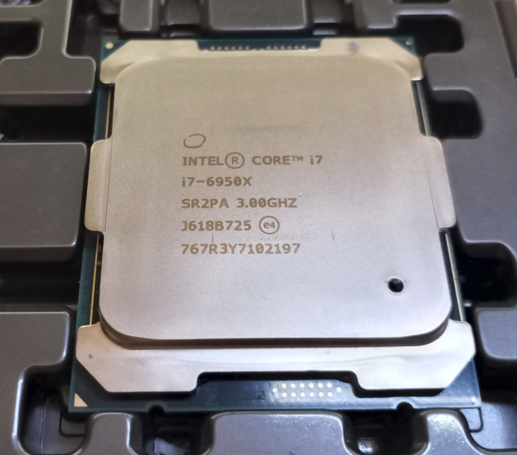 Intel Core i7-6950X Extreme Edition 25M Cache, up to 3.50 GHz (BX-E700012)