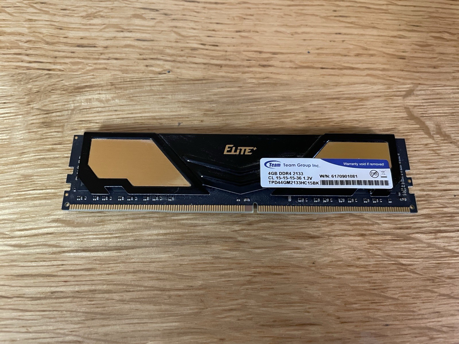 Team Group Elite 4GB DDR4-2133 DIMM 288-Pin TPD44GM2133HC15BK