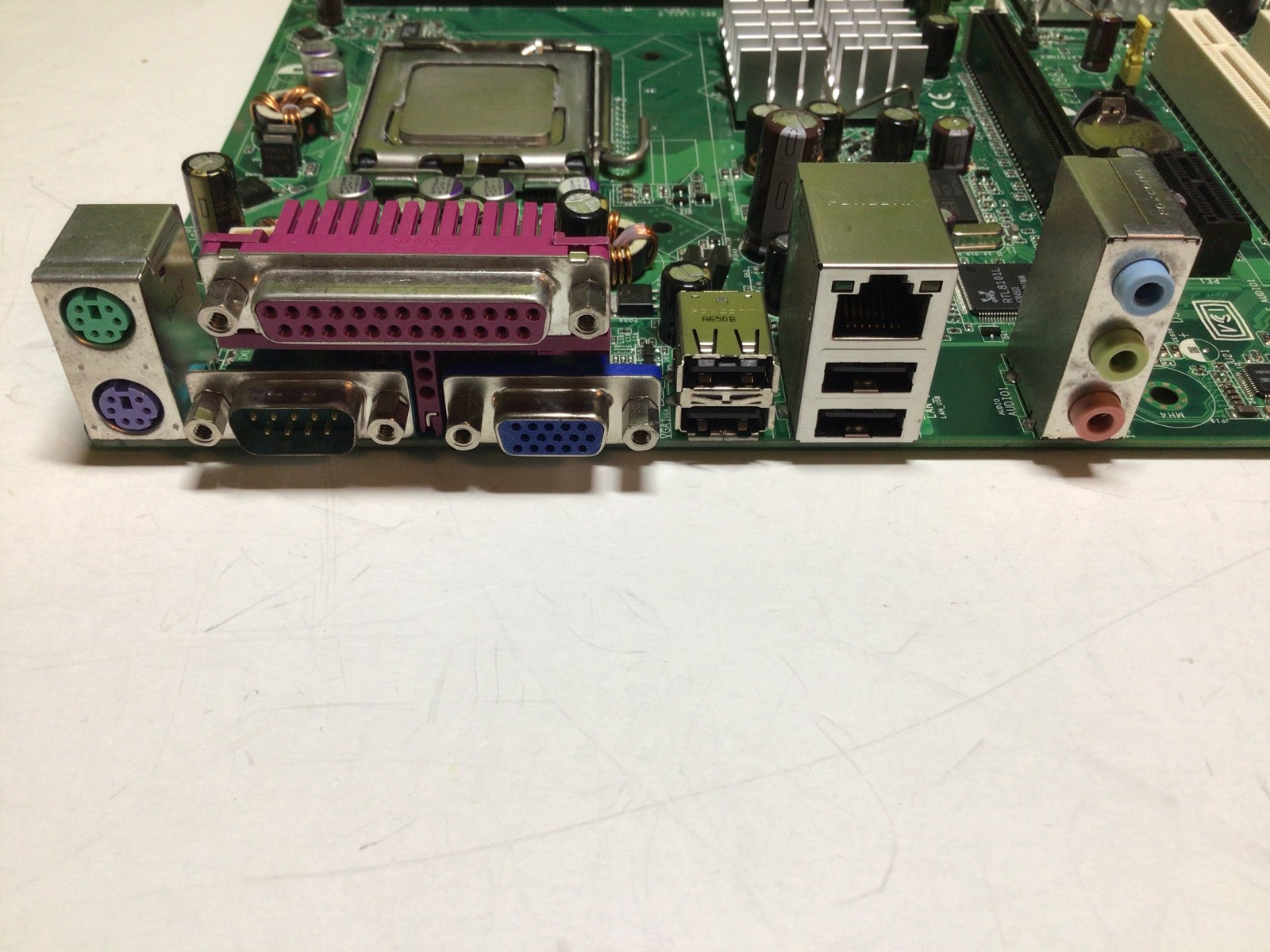 Intel Desktop LGA 775 Motherboard D102GGC2 w/ Pentium 4 631 CPU & 2GB DDR2 RAM