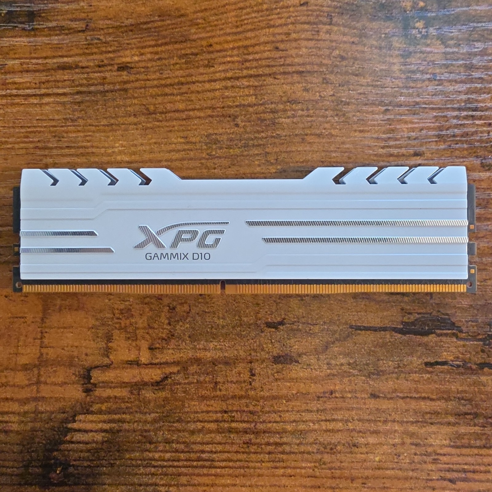 XPG GAMMIX D10 8GB (1x8GB) DDR4 RAM PC-24000 3000MHz AX4U300038G16A-BW10 1.35 V