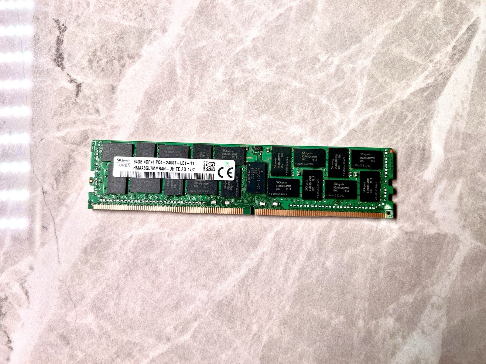 SK Hynix 64GB 4drx4 pc4-2400t-le1-11 – HMAA8GL7MMR4N-UH TE AA 1731