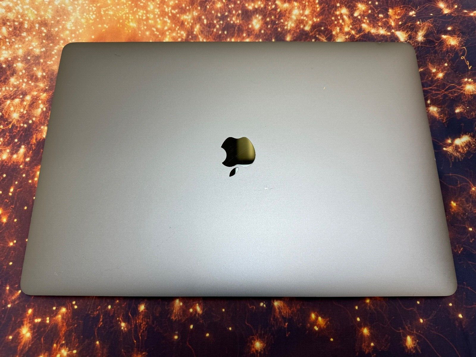 OEM Macbook Pro 15″ A1990 2018 2019 LCD Display Assembly Space Gray – Grade C