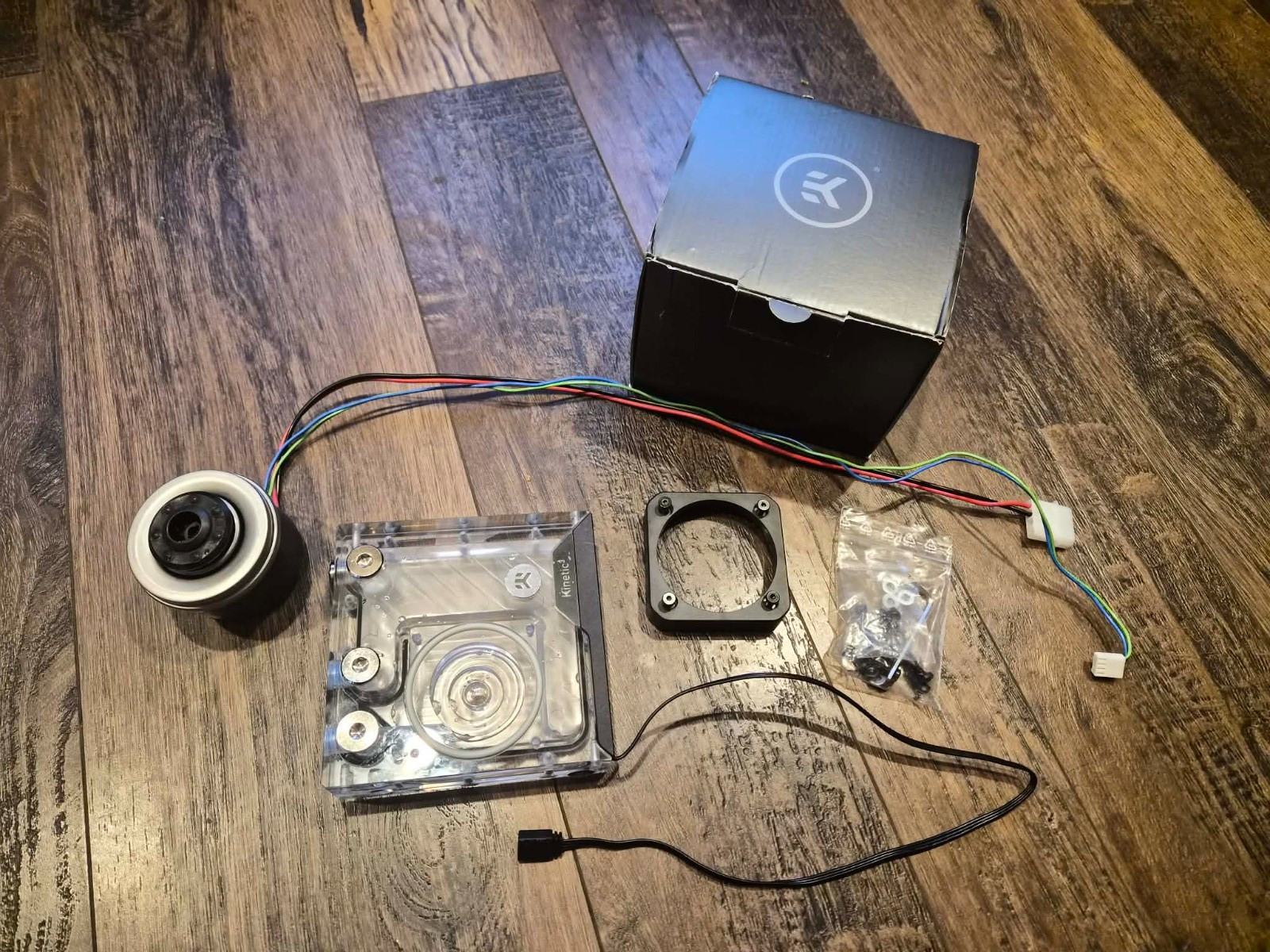 EKWB EK-Quantum Kinetic 3 FLT 120 D5 PWM Pump/Reservoir Combo