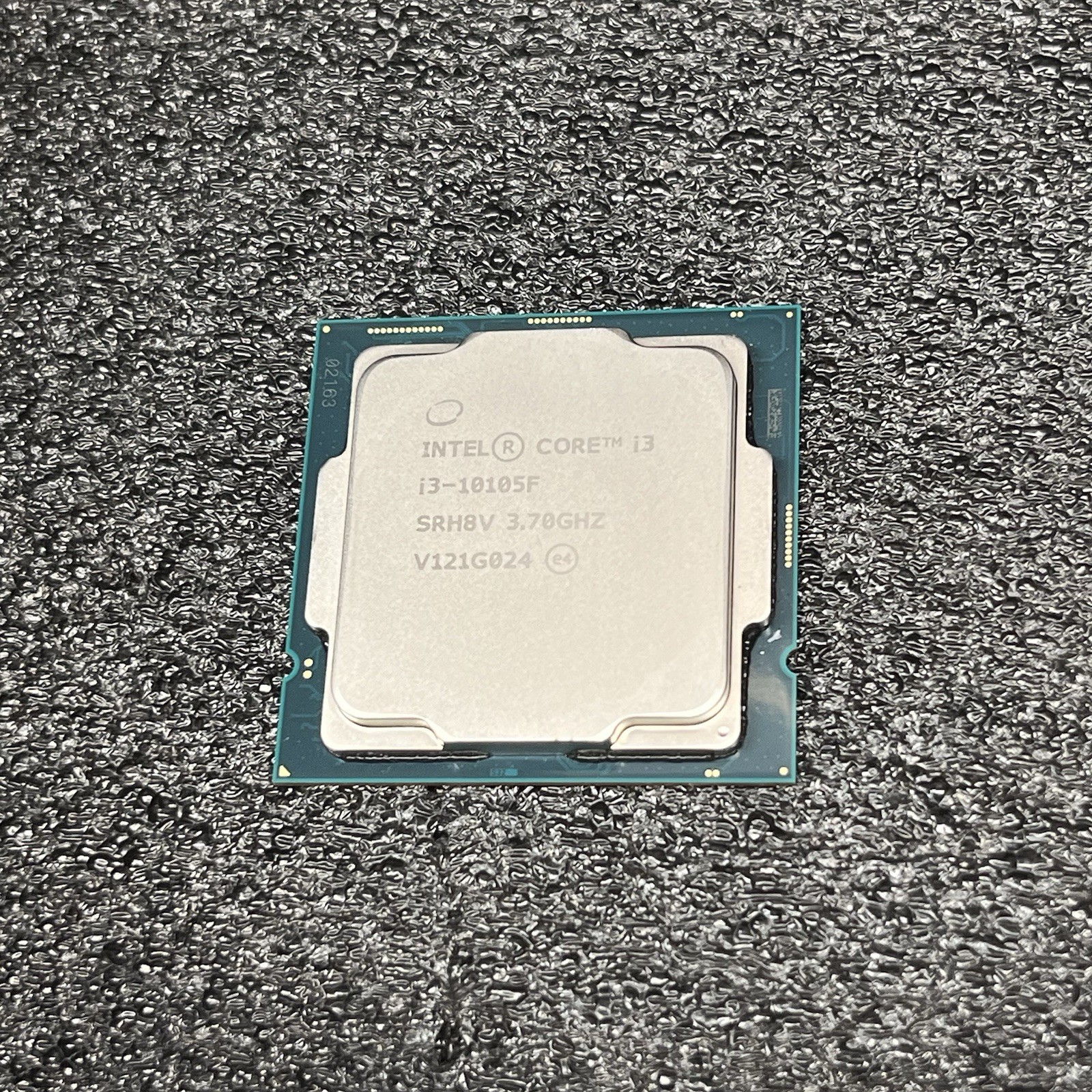 Intel Core i3-10105 With Stock Cooler Quad-Core 3.7 GHz