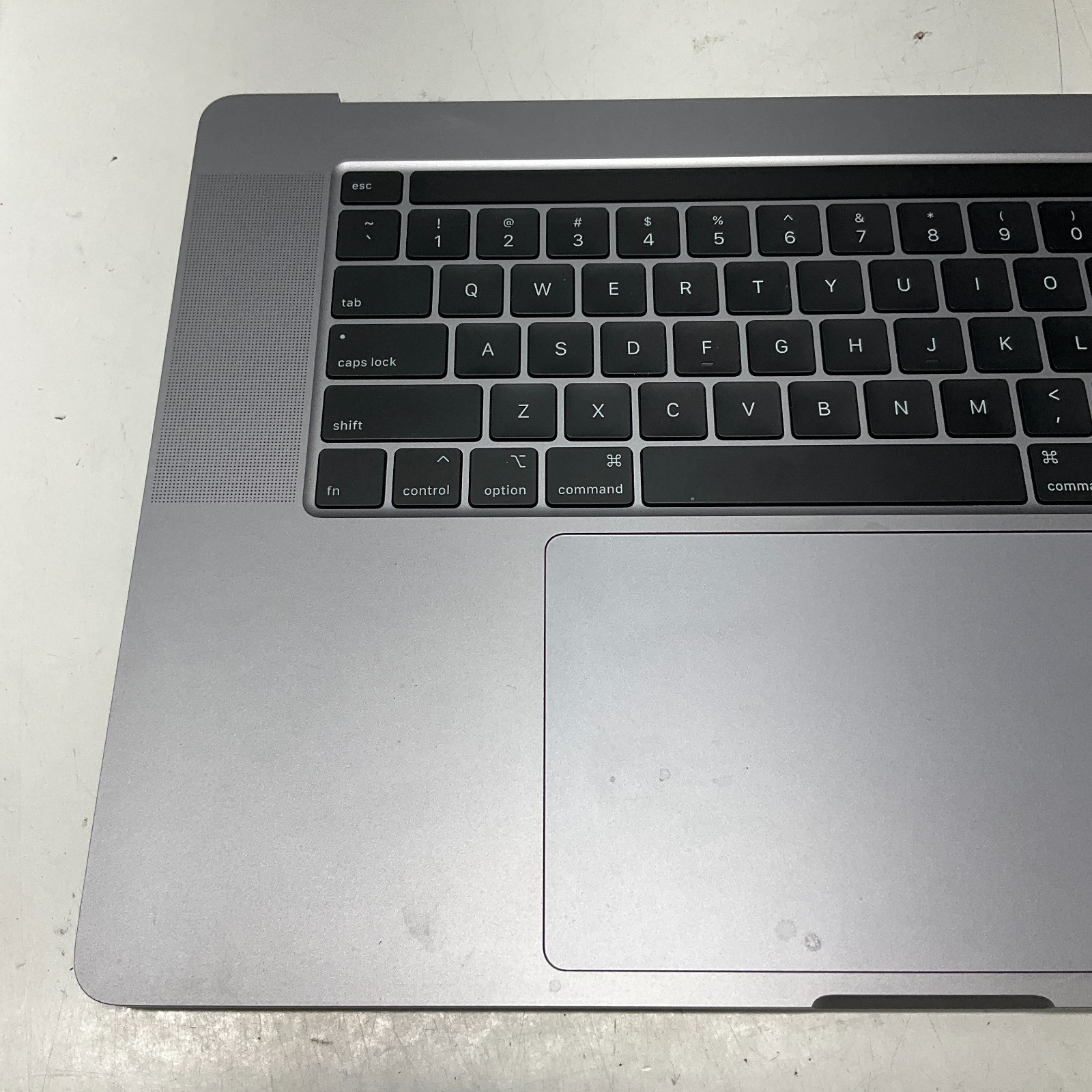 Genuine Apple MacBook Pro 16″ A2141 2019 Top Case Palmrest US Keyboard Battery