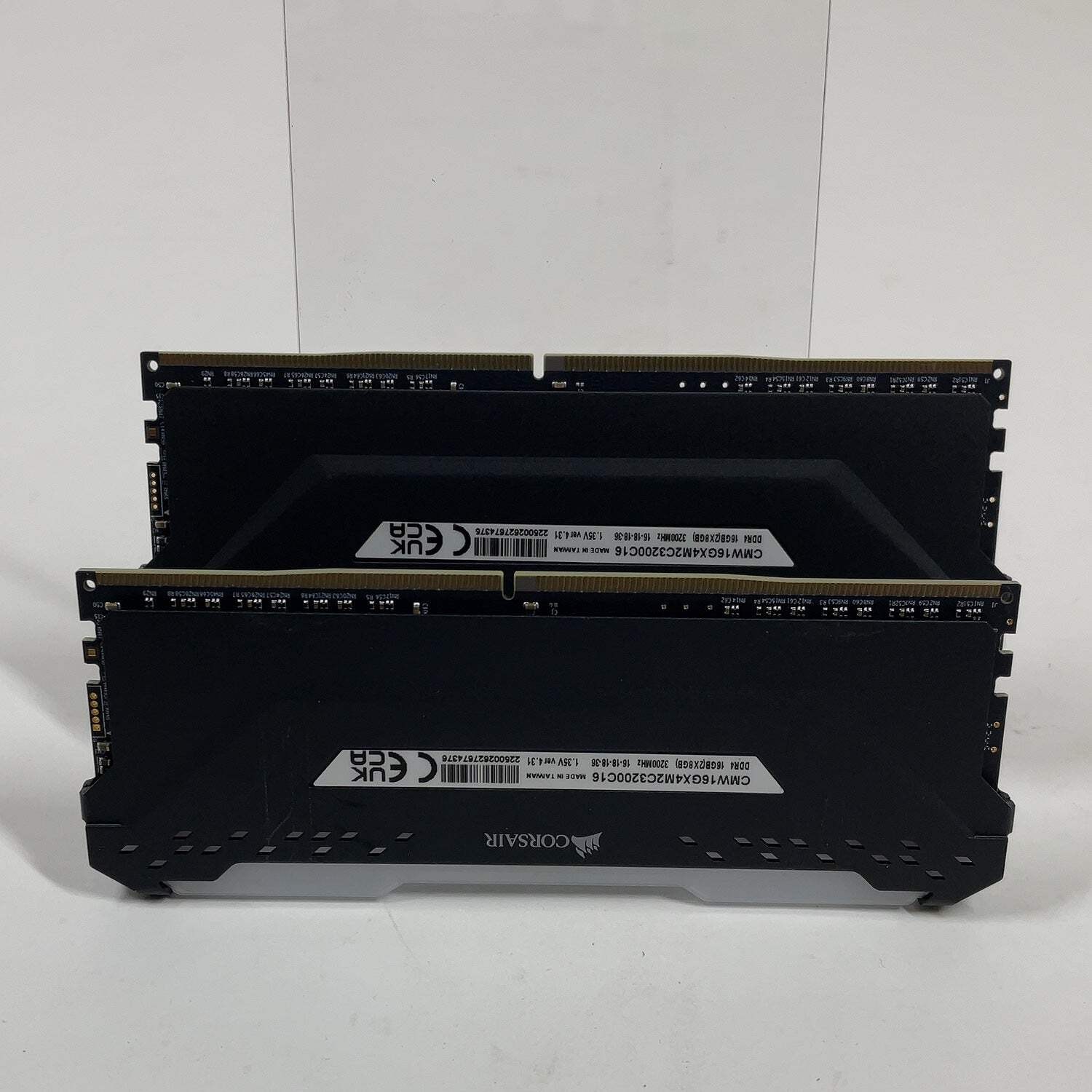 Corsair Vengeance RGB Pro 16GB (2x8GB) RAM DDR4 3200MHz CMW16GX4M2C3200C16