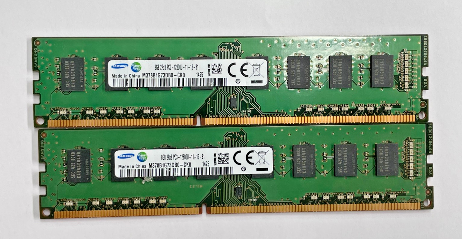 Lot of 2 – Samsung 8GB DDR3 1600MHz PC3-12800 Desktop RAM (16GB Total)