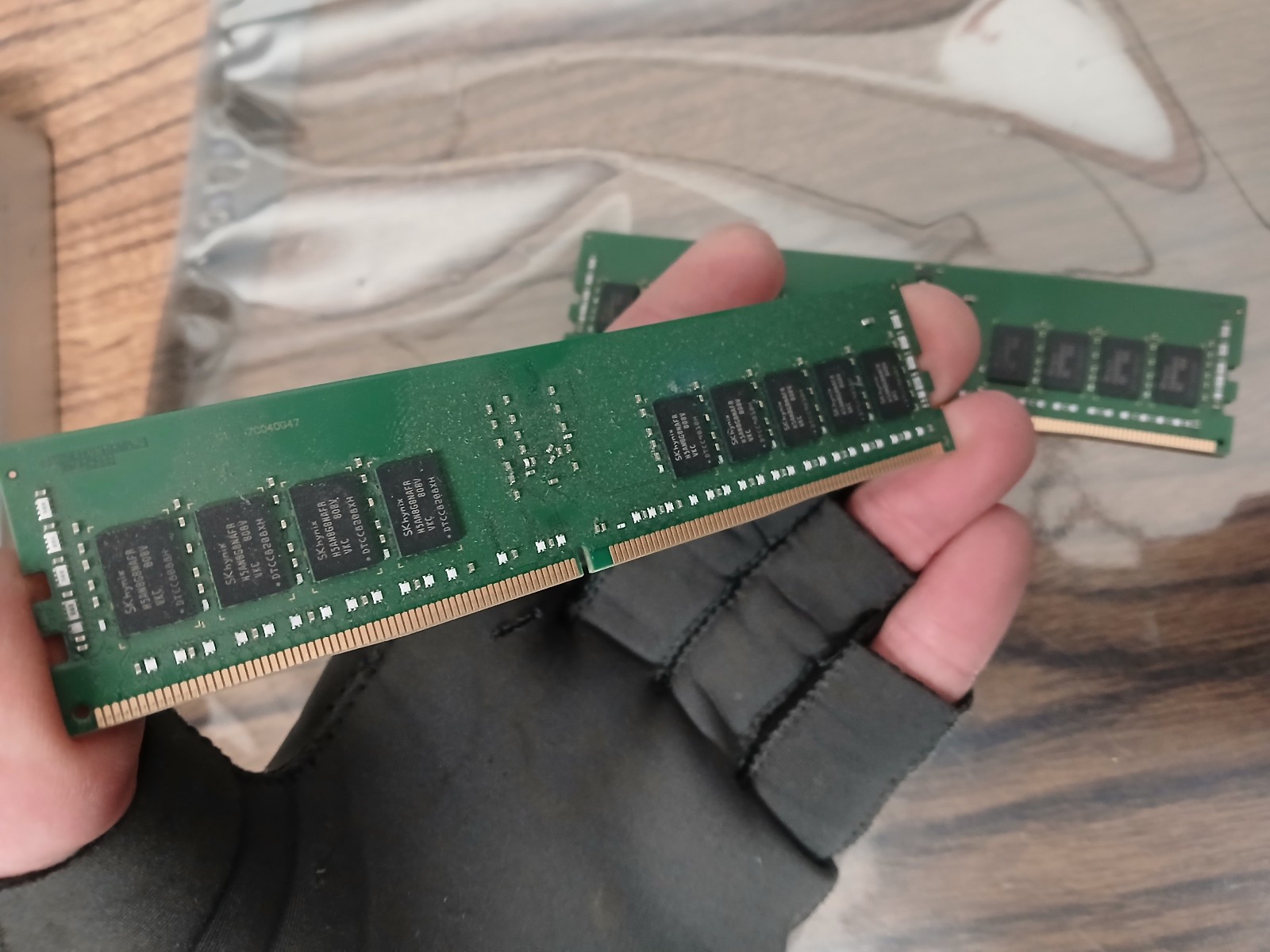 2x SK hynix Korea Registered Server RAM ECC RDIMM 16GB 2Rx8 PC4-2666V-RE1-11