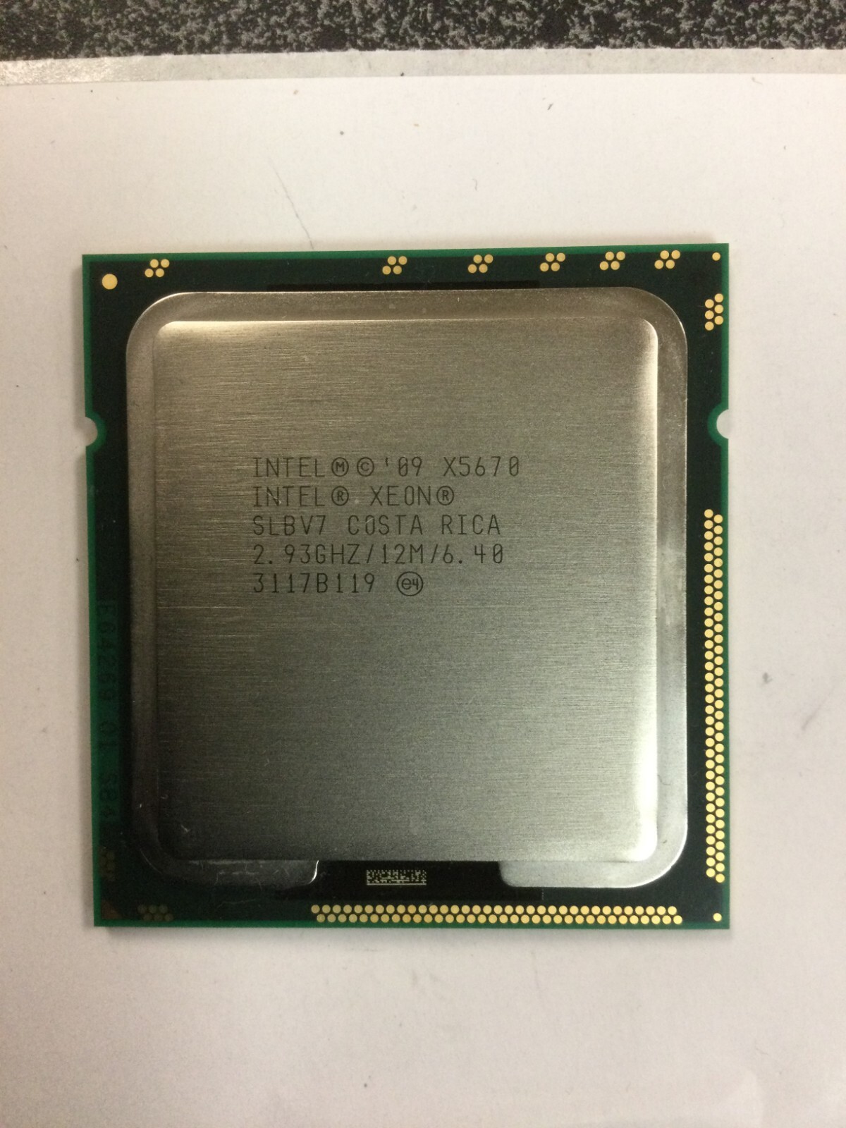 Intel Xeon X5670 2.933 GHz SLBV7 6-Cores AT80614005130AA