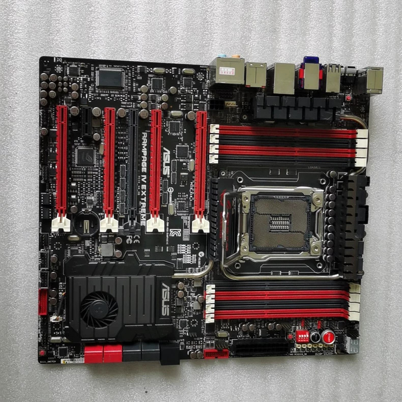 ASUS RAMPAGE IV EXTREME X79 LGA2011 DDR3 E-ATX Desktop Gaming Motherboard ROG