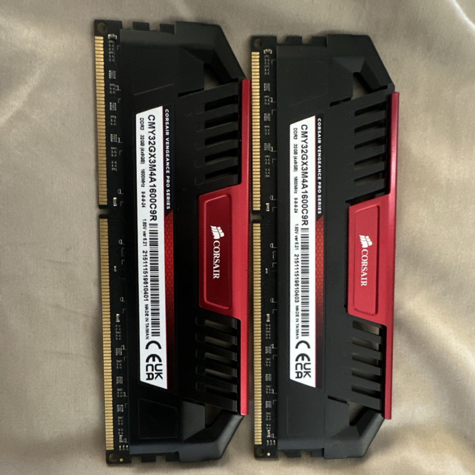 Corsair Vengeance Pro Series 16GB (2x8gb) DDR3-1600 DIMM 240-Pin RAM