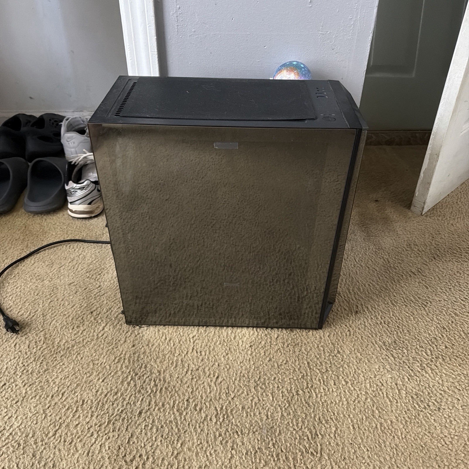 iBUYPOWER pc. It works but doesn’t a new power supply box. Comes with all.