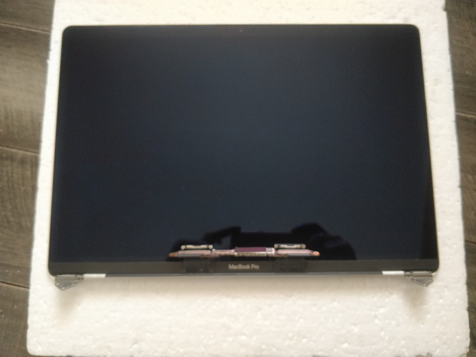 Genuine Apple Macbook Pro 15 inch, A1990, 2018-2019 LCD Screen Assembly, Silver