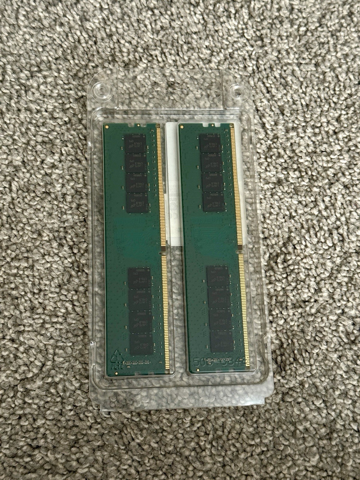 Crucial 32gb Kit 16GBx2 DDR4 3200 – UNUSED OPEN BOX! ct2k16g4dfra32