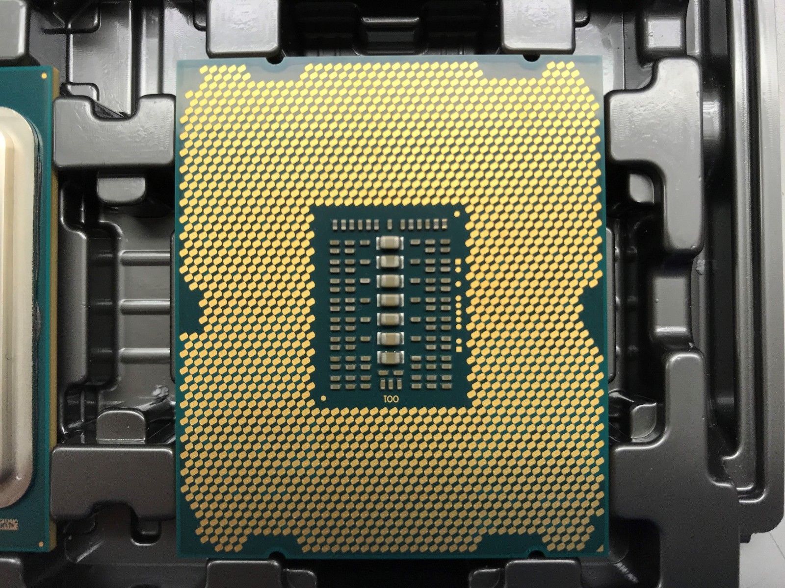 SR1A5 INTEL XEON E5-2690V2 10 CORE 3.00GHz 25M 8 GT/s 130W PROCESSOR E5-2690V2
