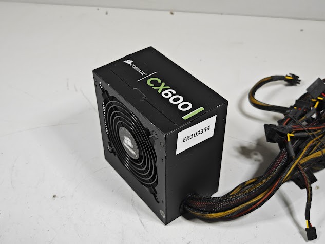 Corsair CX600 Power Supply – Working, Signs of Use, No Extras