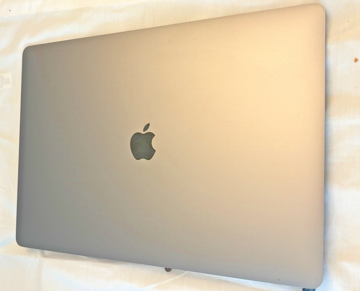 Genuine Apple Screen Assembly 16″ MacBook Pro A2141 2019 2020 Grade B+ SILVER