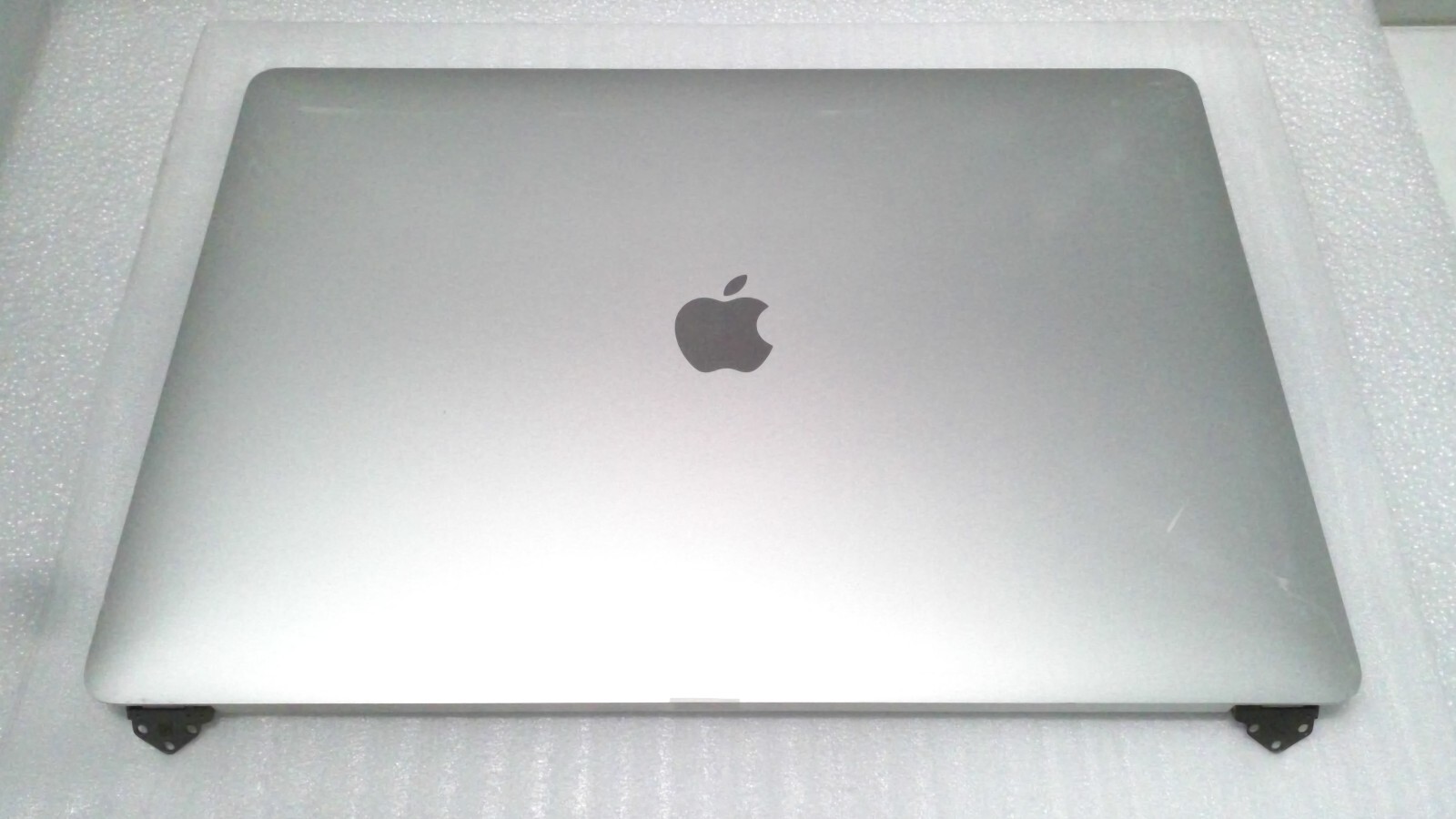 Apple LCD Screen Assembly for 15″ MacBook Pro A1990 2018 19 Replacements MV922LL