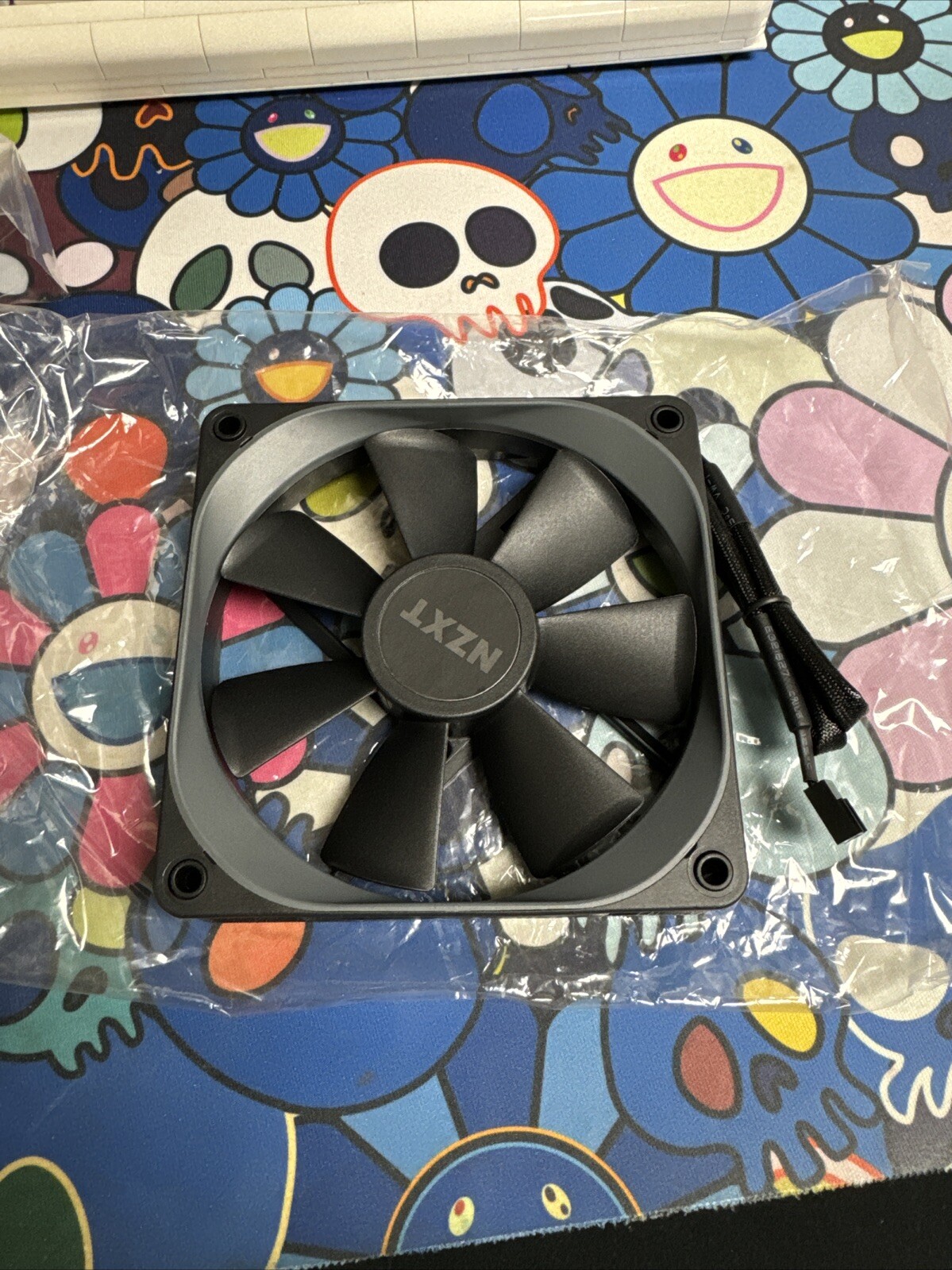 NZXT RF-AP120-FP 120mm 4-Pin 12DC 0.32A Fluid Dynamic Bearing Black Fan