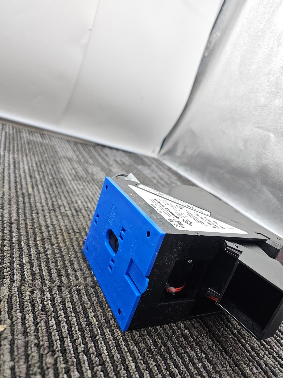 Money Controls HCOMS2US00211 US 0.25A 24V Serial Compact Hopper MkII Black