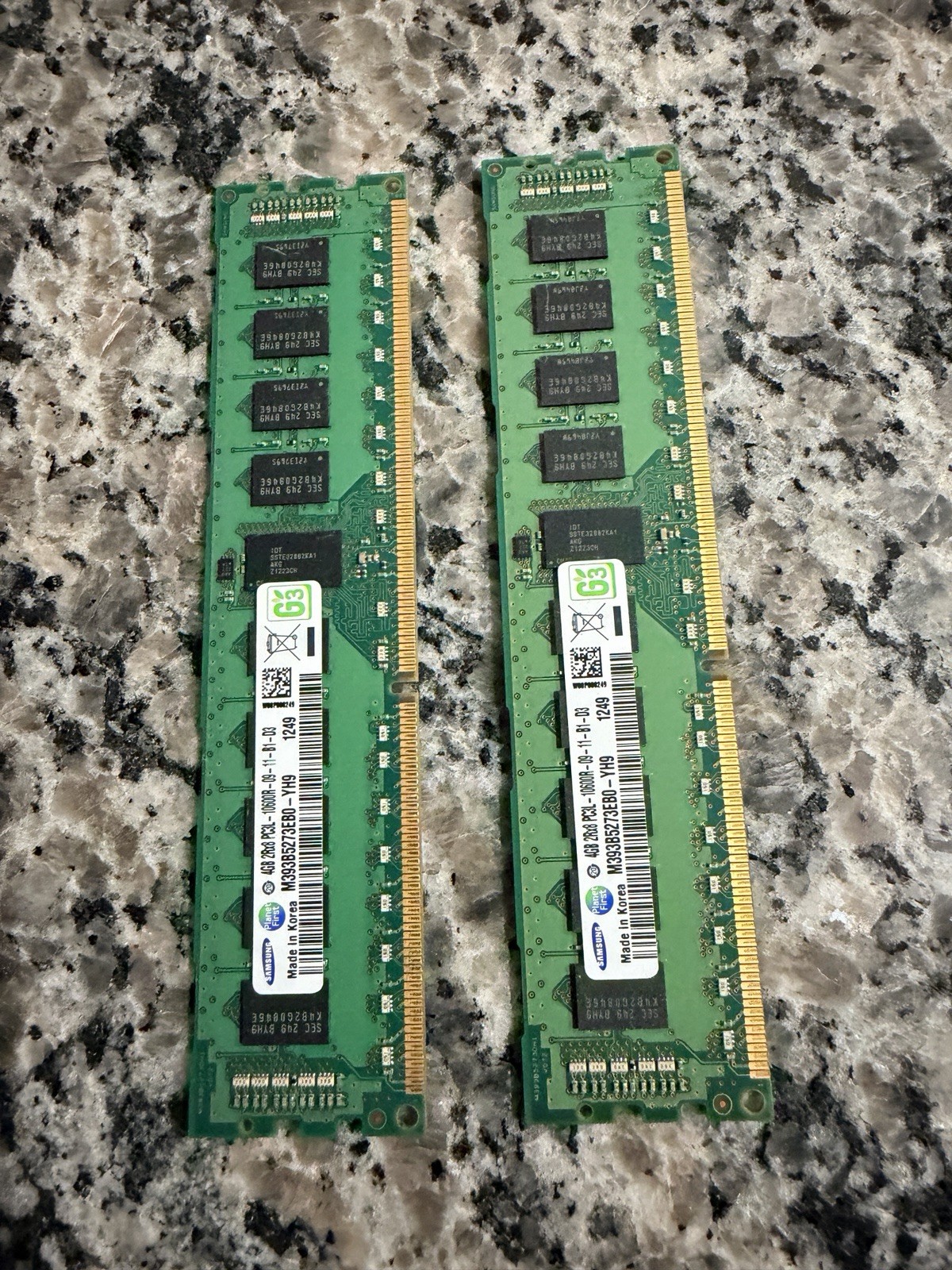 Lot of 2 Samsung 4GB DDR3 ECC Registered DIMM PC3-10600R M393B5273EB0-YH9