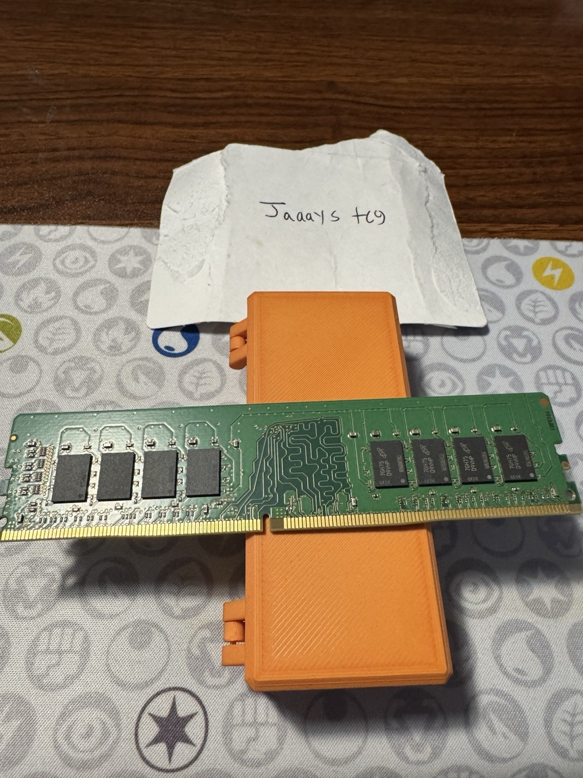 Micron 16GB 2RX8 PC4-2400T DDR4 MTA16ATF2G64AZ-2G3H1 UDIMM NON-ECC Desktop Ram