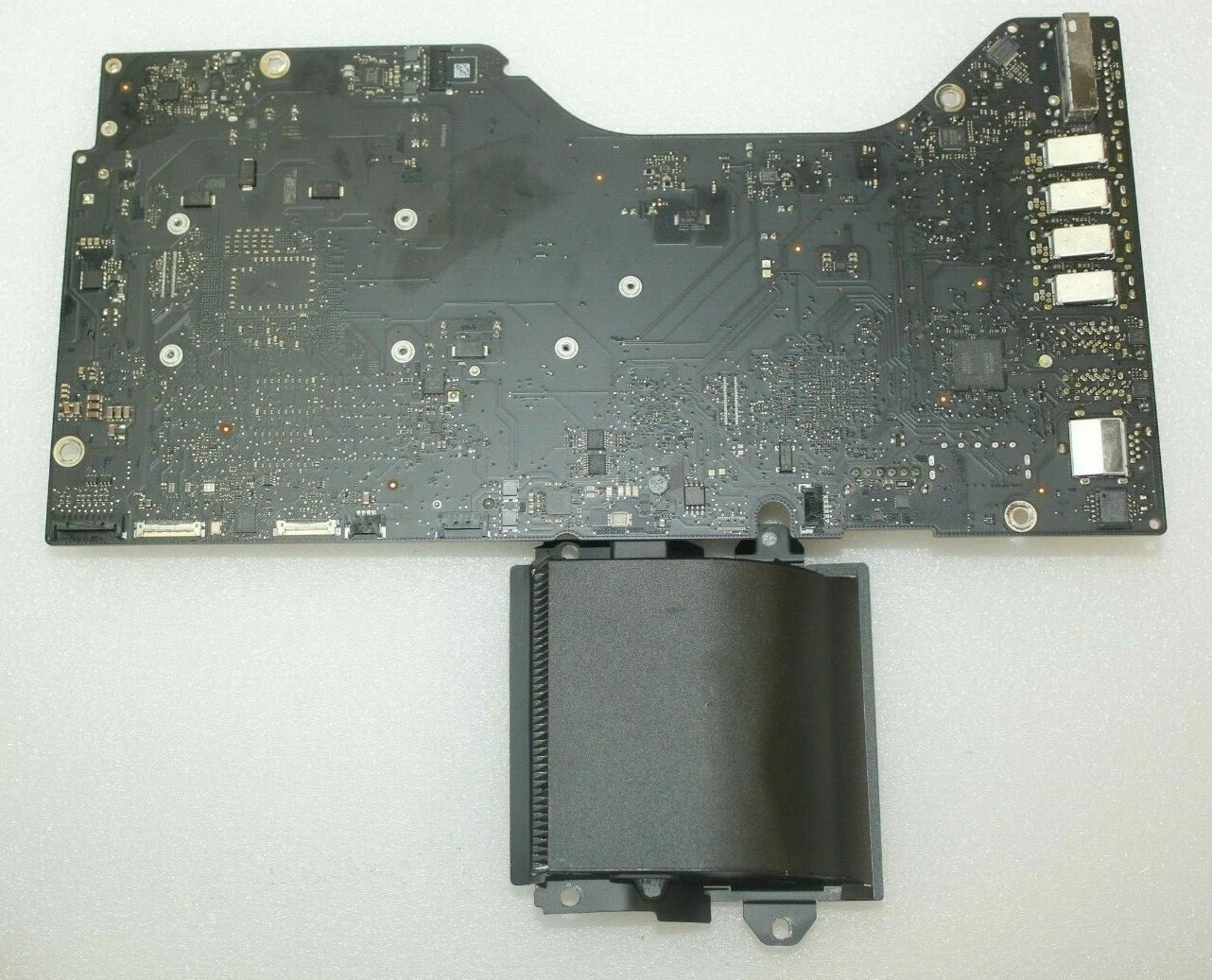 Apple iMac 21.5″ A1418 Late 2013 Logic Board i5 2.7GHz Iris Pro GPU 820-3588-A