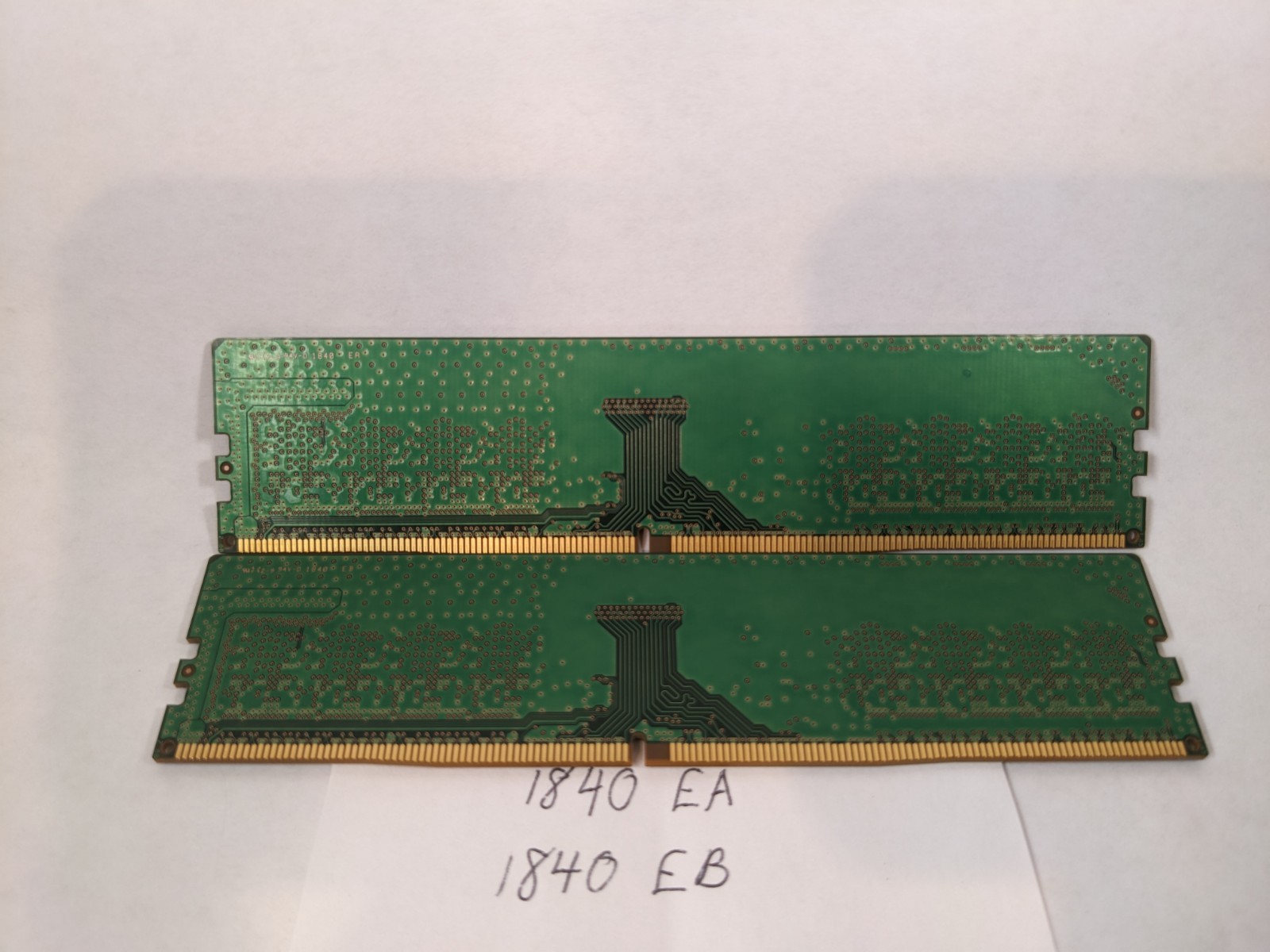 Samsung 8GB PC4-19200 (DDR4-2400) Memory (M378A1K43BB2CRC) LOT