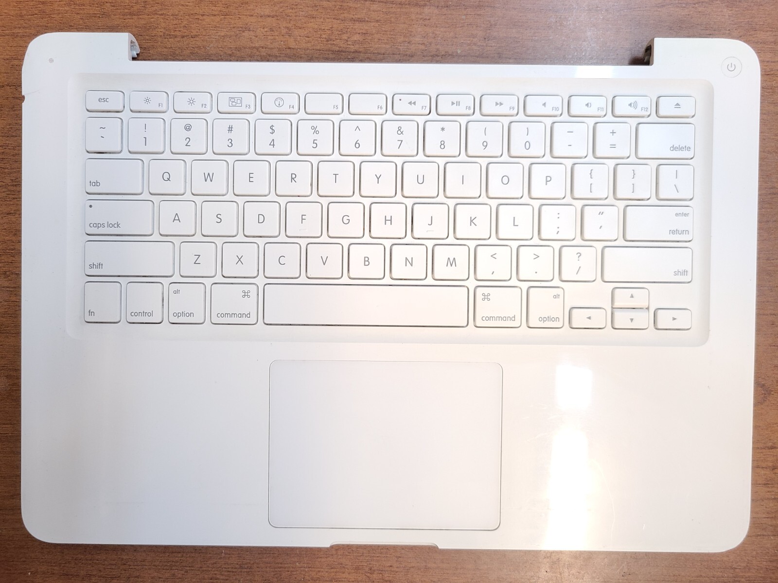 MACBOOK WHITE UNIBODY A1342 2009 13″ TOP CASE TRACKPAD KEYBOARD 818-1098 READ!!