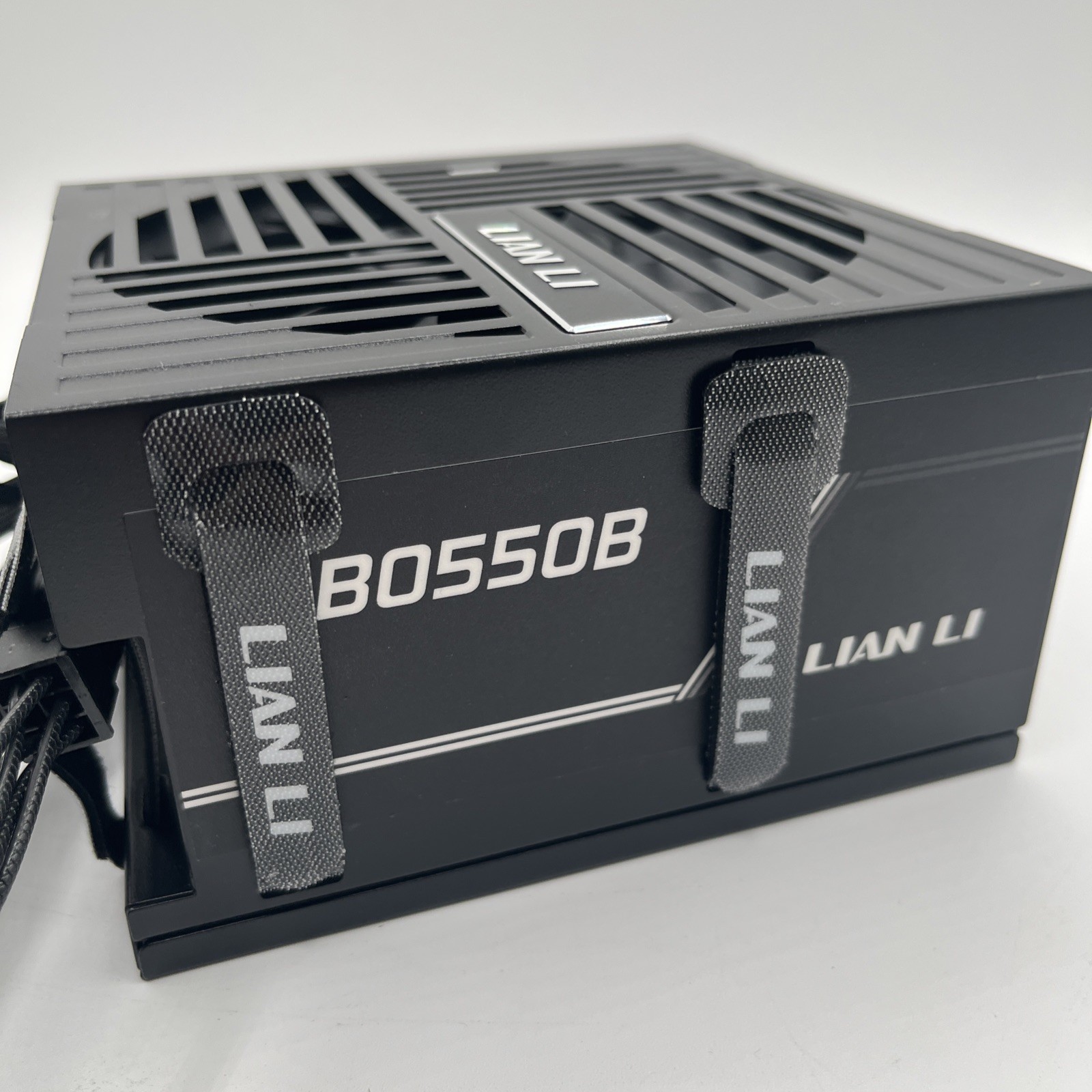 Lian Li RB RB0550B 550W ATX Power Supply 80 PLUS Bronze Black – NEW