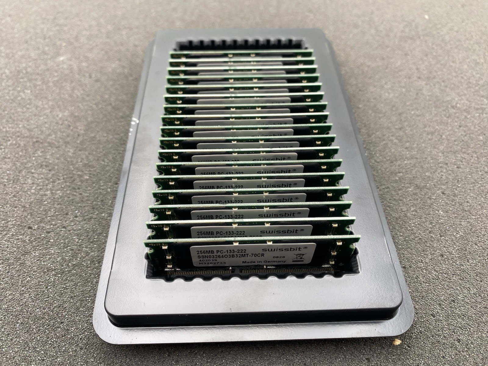 Lot of 17 Swissbit 256MB SSN03264O3B32MT-70 SODIMM PC133-222 NON-ECC