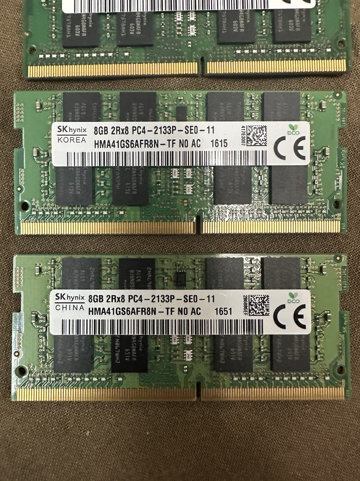 SK hynix 8GB (2x8GB) DDR4 SO-DIMM PC4-2133P 260-Pin HMA41GS6AFR8N-TF