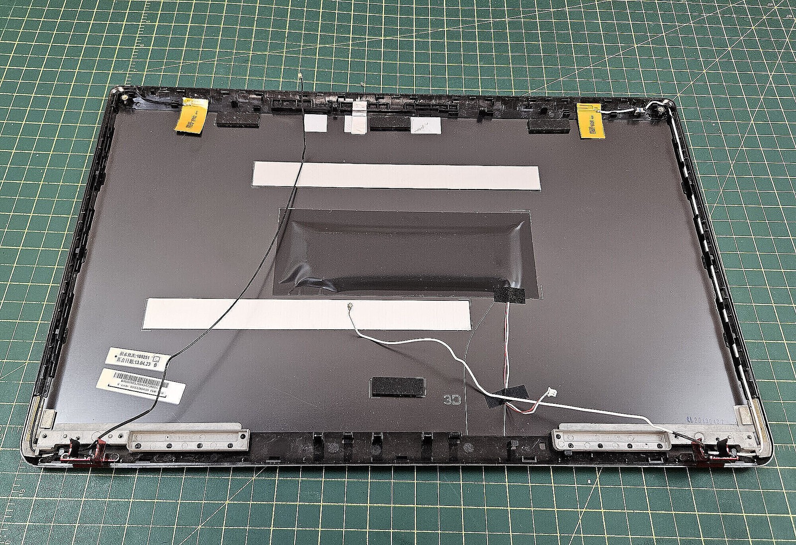 Toshiba Qosmio X875 17.3 LCD Back Cover V000280410 #d631