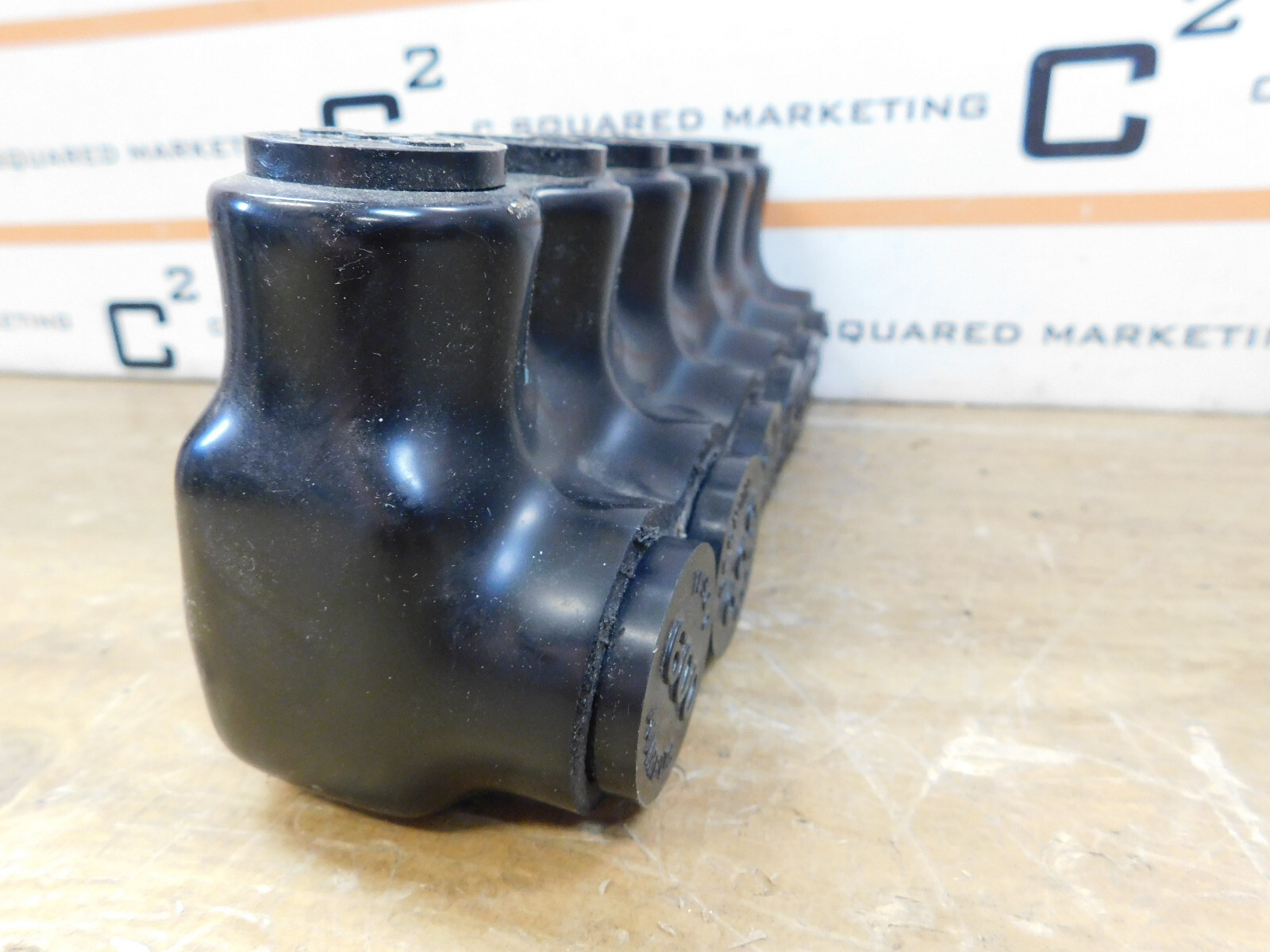 ILSCO PBTS-6-350 Insulated multi tap connector NEW CSQ