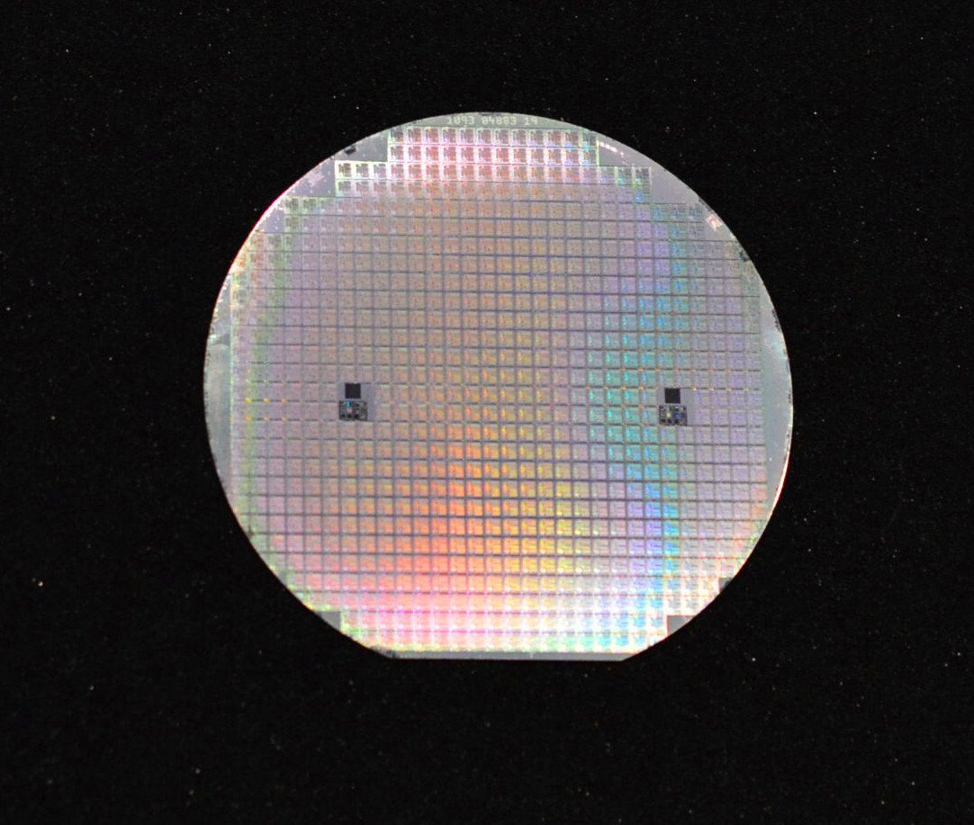 Silicon wafer 6″ – Rare Vintage MIPS FPU R3010 from 1988.