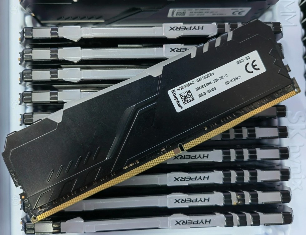 HP Kingston 16GB DDR4 3200 Desktop DIMM RAM HP32D4U8D8HC-16XR 2Rx8 XMP4-3200 RGB