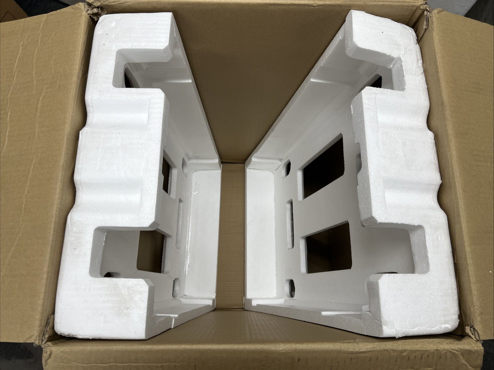 Thermaltake The Tower 900 Full Tower Tempered Glass PC Case Open Box w/Papers