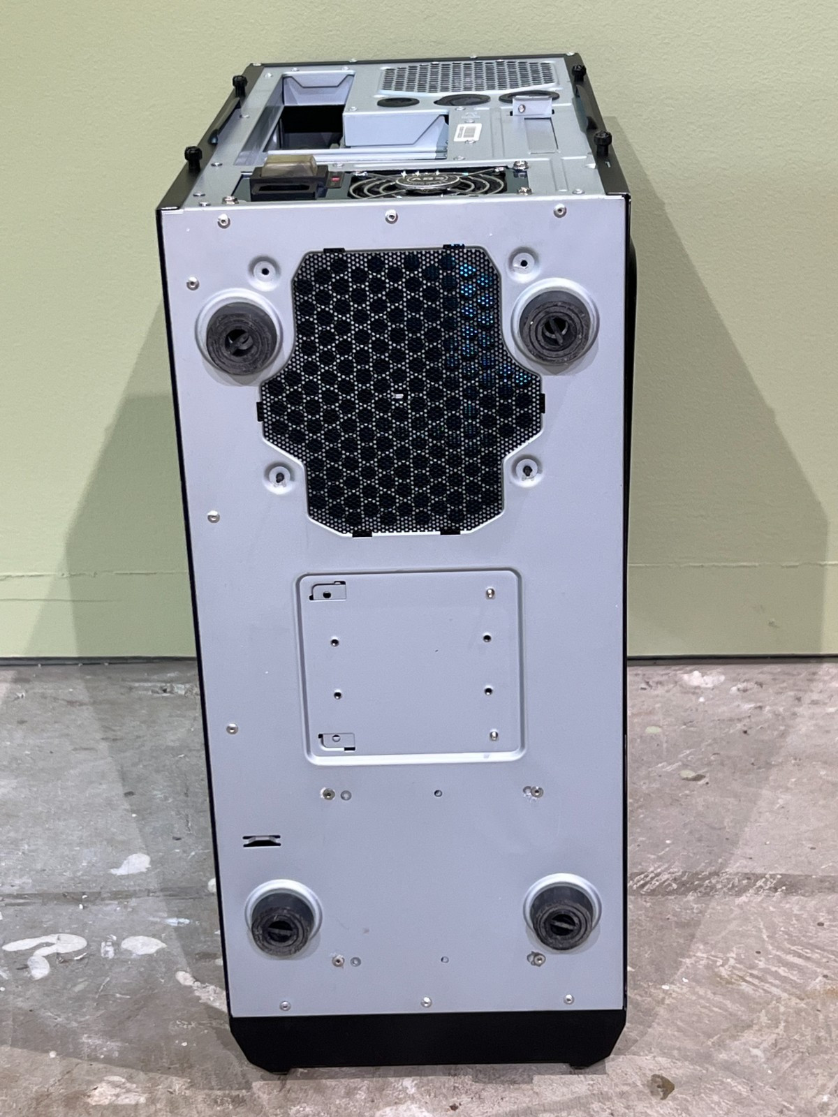 Cooler Master HAF 912 – Mid Tower Computer Case with a Tagan 700W Power Supply