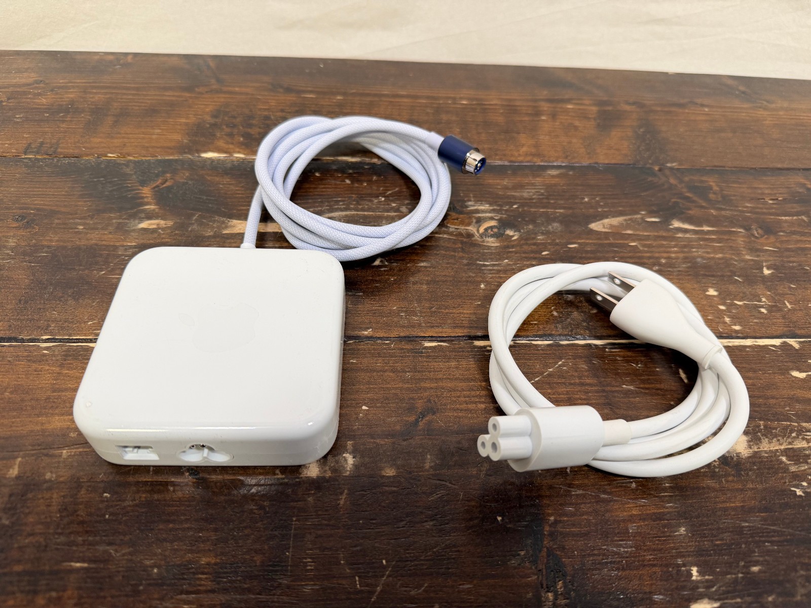 Pre Owned – Genuine Apple 24″ iMac 143W Adapter (Purple) A2290 – With Ethernet
